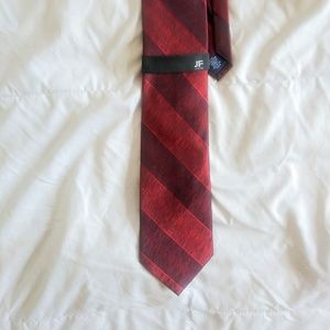 [ brand new j ferrar 100% silk burgundy tie ]